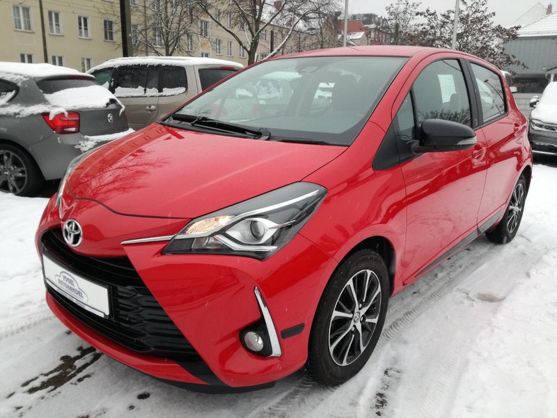 Toyota Yaris Team D*SITZHZG*82KW*ASSISTENTEN*ERST 28TKM gebraucht ...